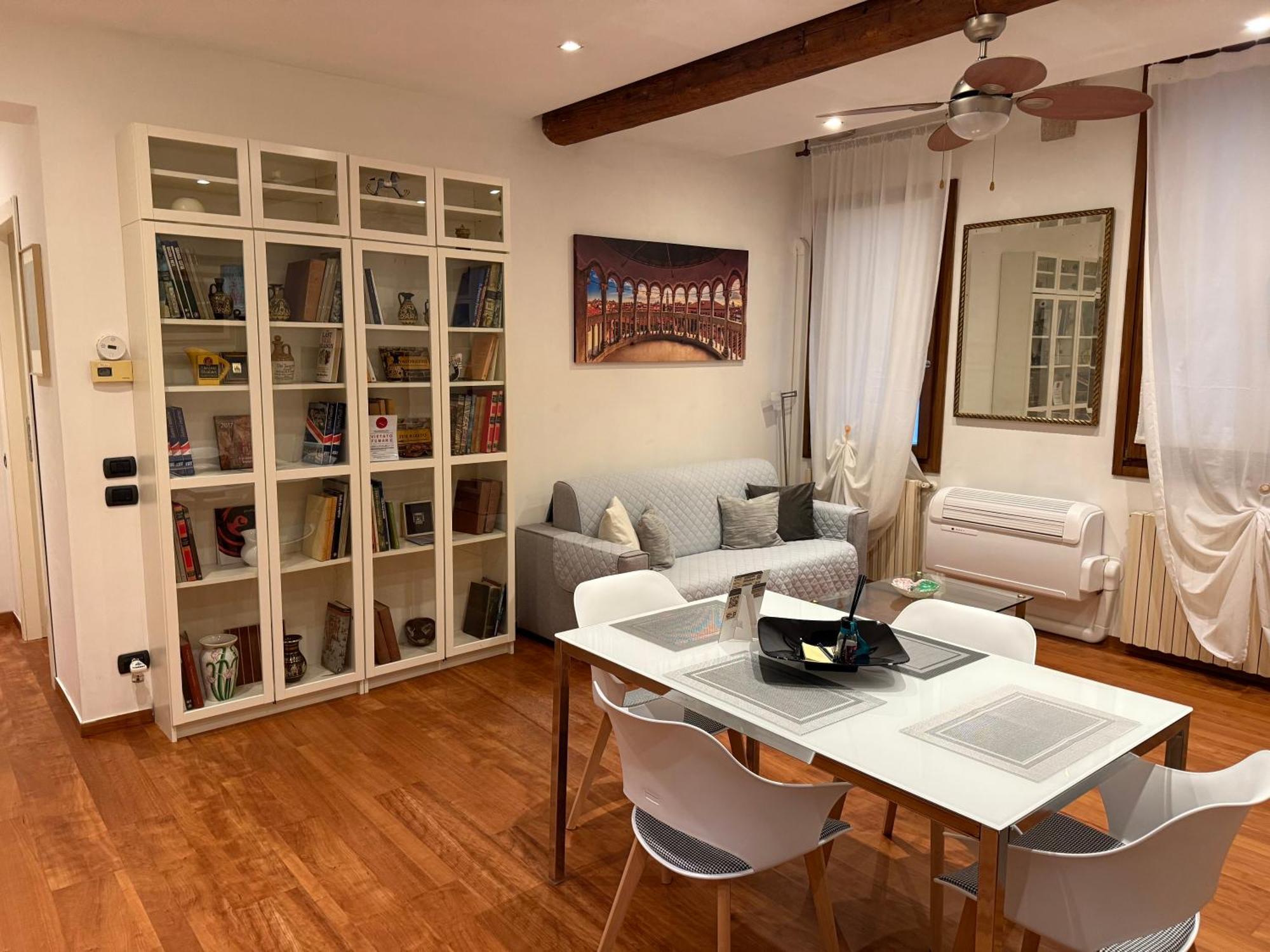 Rialto Apartment *